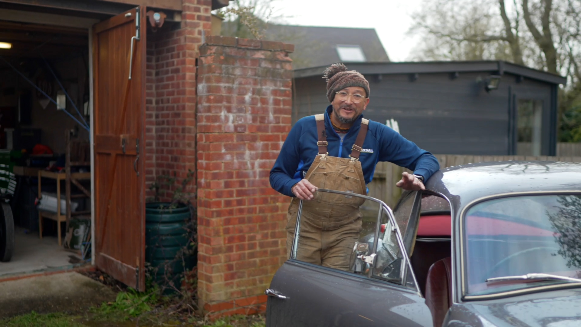 Fuzz Townshend’s Guide to Buying a Classic Car Landsail Tyres